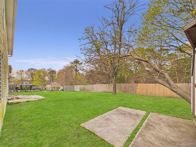 613 Bourdois Avenue, Bellport, NY 11713