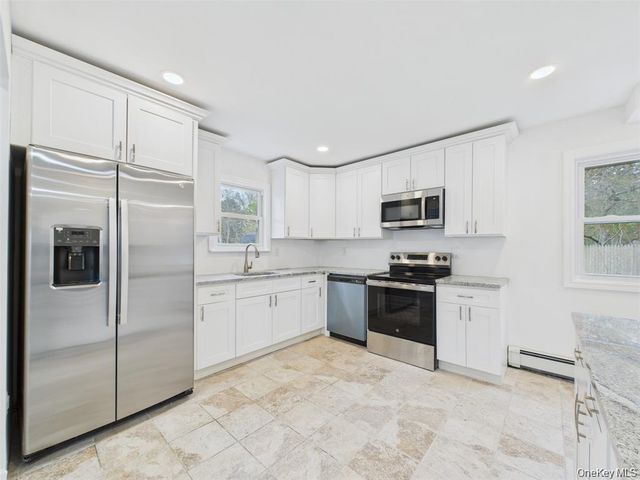 613 Bourdois Avenue, Bellport, NY 11713