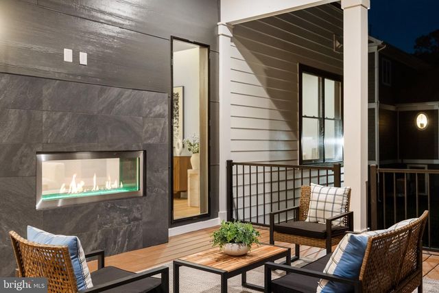 1052 BALLS HILL RD, Mclean, VA 22101