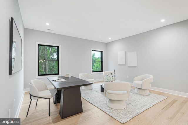 1052 BALLS HILL RD, Mclean, VA 22101