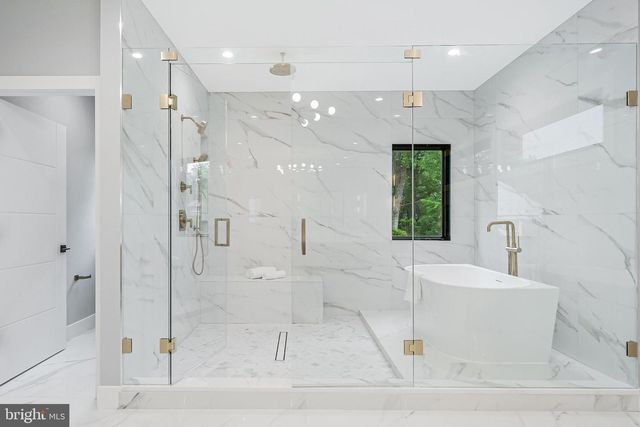 1052 BALLS HILL RD, Mclean, VA 22101