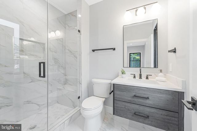 1052 BALLS HILL RD, Mclean, VA 22101