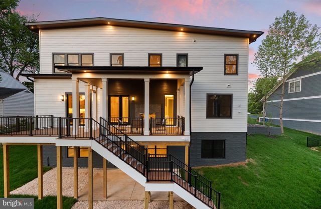 1052 BALLS HILL RD, Mclean, VA 22101