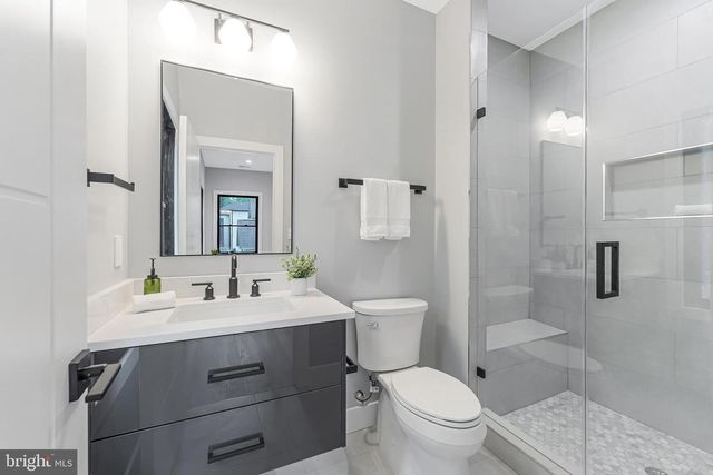 1052 BALLS HILL RD, Mclean, VA 22101