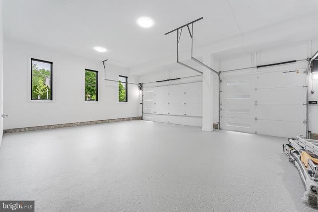 1052 BALLS HILL RD, Mclean, VA 22101