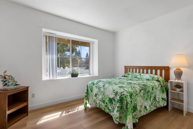 620 Blossom Ln, Lincoln, CA 95648