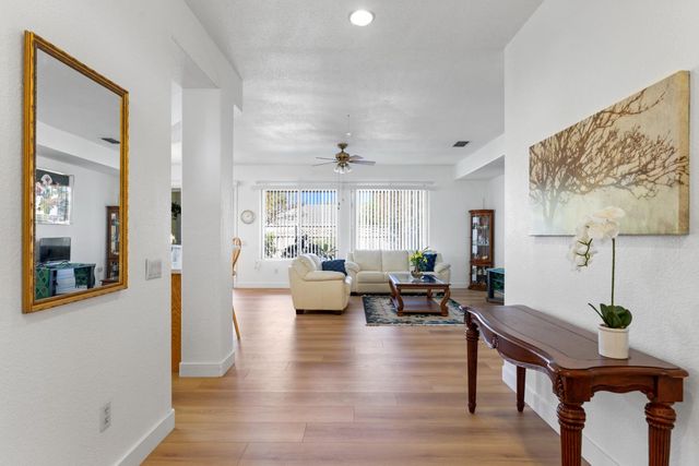620 Blossom Ln, Lincoln, CA 95648