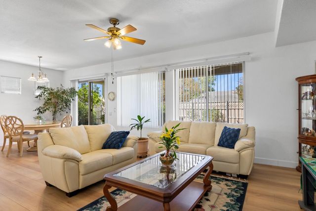 620 Blossom Ln, Lincoln, CA 95648