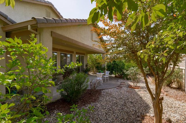 620 Blossom Ln, Lincoln, CA 95648