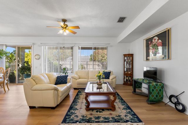 620 Blossom Ln, Lincoln, CA 95648
