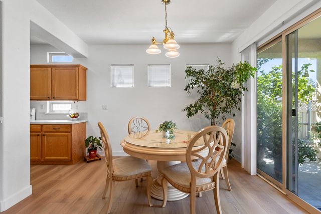 620 Blossom Ln, Lincoln, CA 95648