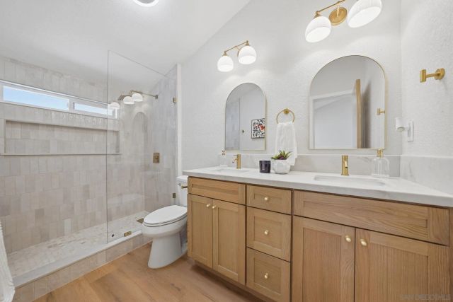 3344 Goldfinch St, San Diego, CA 92103