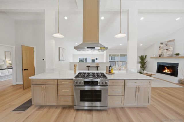 3344 Goldfinch St, San Diego, CA 92103