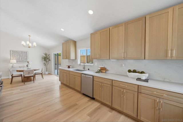 3344 Goldfinch St, San Diego, CA 92103