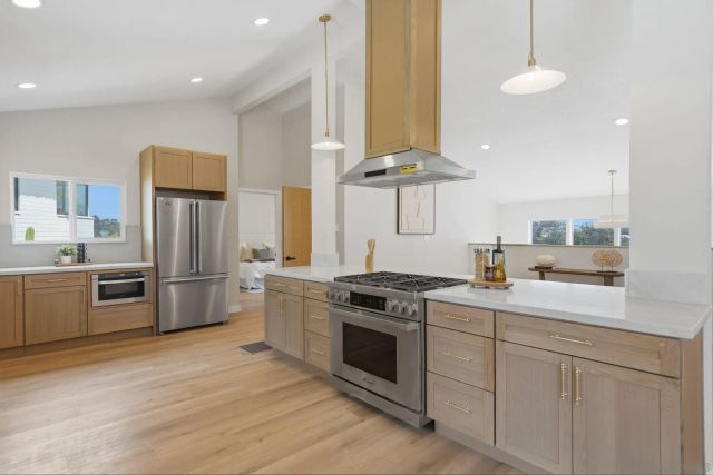 3344 Goldfinch St, San Diego, CA 92103