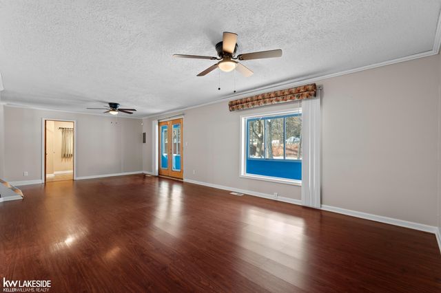 5554 Pleasant Drive, Waterford Twp, MI 48329