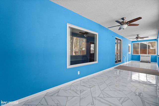 5554 Pleasant Drive, Waterford Twp, MI 48329