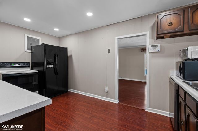 5554 Pleasant Drive, Waterford Twp, MI 48329