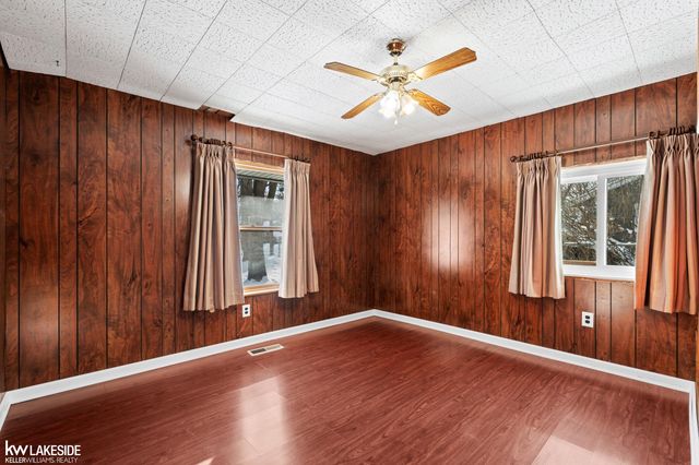 5554 Pleasant Drive, Waterford Twp, MI 48329