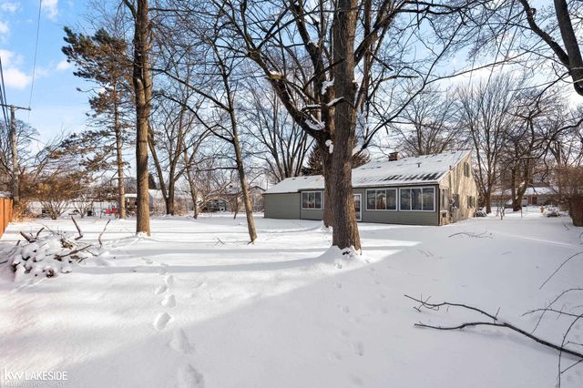 5554 Pleasant Drive, Waterford Twp, MI 48329