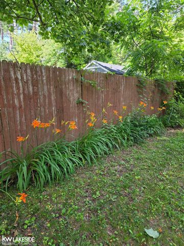 5554 Pleasant Drive, Waterford Twp, MI 48329