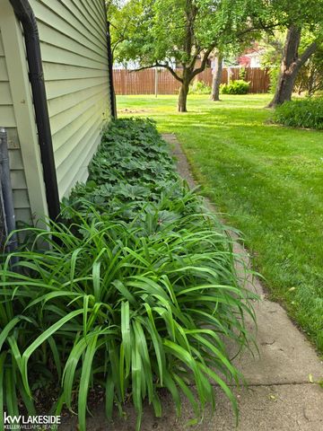 5554 Pleasant Drive, Waterford Twp, MI 48329