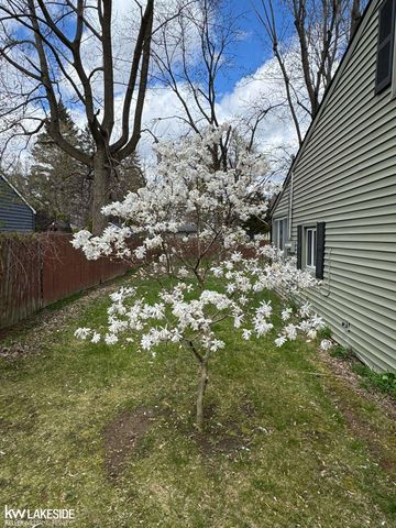 5554 Pleasant Drive, Waterford Twp, MI 48329