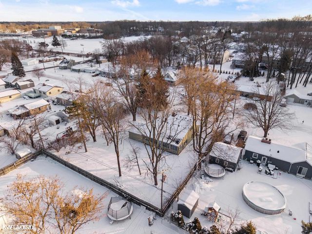 5554 Pleasant Drive, Waterford Twp, MI 48329