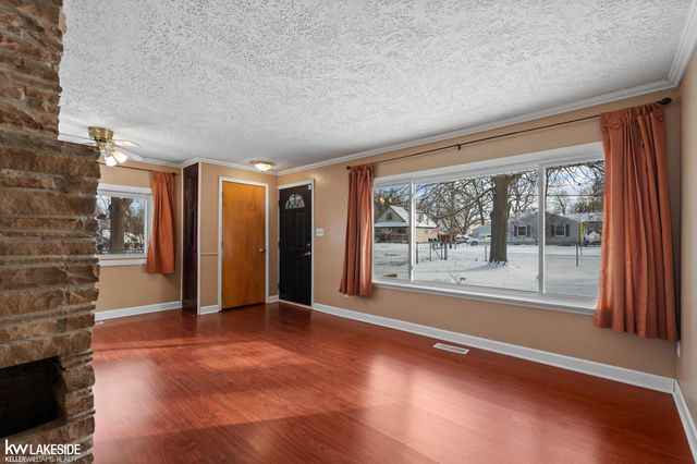 5554 Pleasant Drive, Waterford Twp, MI 48329