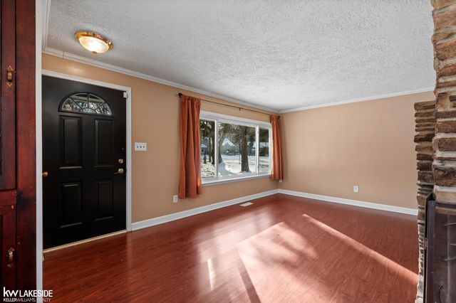 5554 Pleasant Drive, Waterford Twp, MI 48329