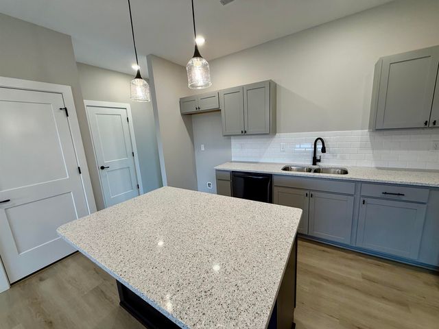 1781 S Hoyt, Wichita, KS 67207