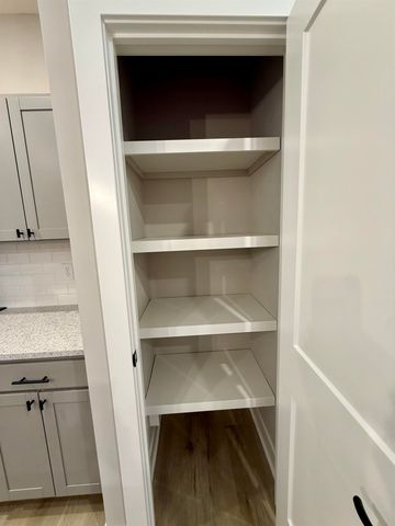 1781 S Hoyt, Wichita, KS 67207