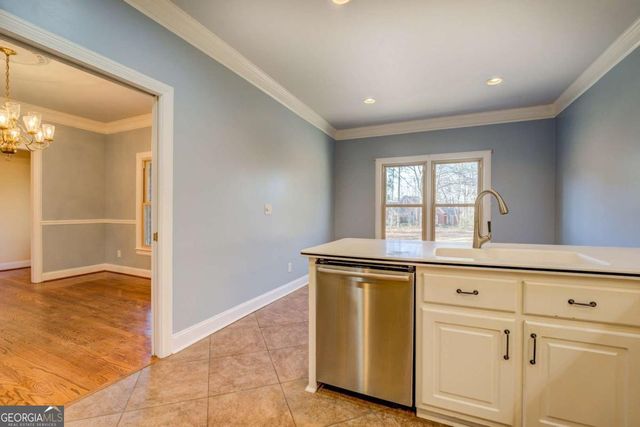 534 Harbour Shores Drive, Jackson, GA 30233