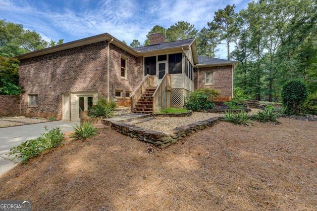 534 Harbour Shores Drive, Jackson, GA 30233