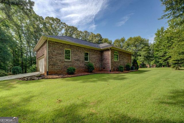 534 Harbour Shores Drive, Jackson, GA 30233