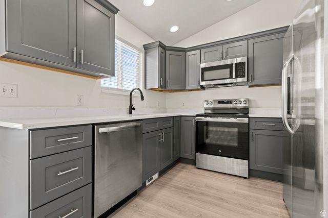3948 S 2525 W, Roy, UT 84067