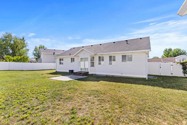 3948 S 2525 W, Roy, UT 84067