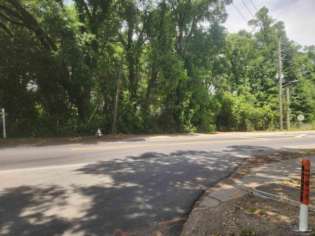 616 Massachusetts Ave, Pensacola, FL 32505