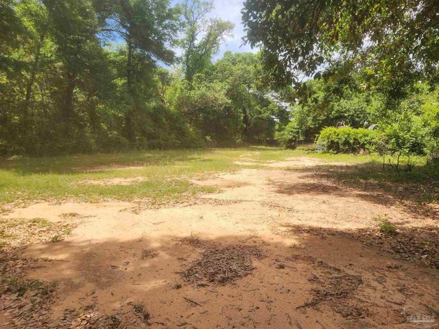 616 Massachusetts Ave, Pensacola, FL 32505