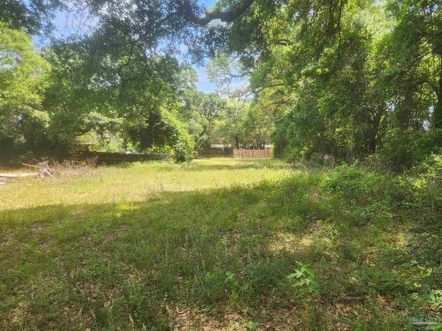 616 Massachusetts Ave, Pensacola, FL 32505