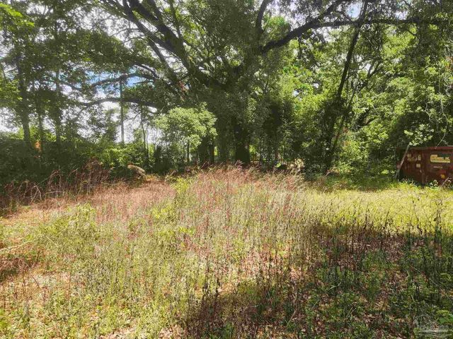 616 Massachusetts Ave, Pensacola, FL 32505