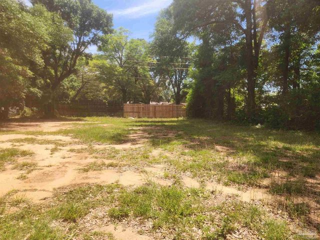 616 Massachusetts Ave, Pensacola, FL 32505