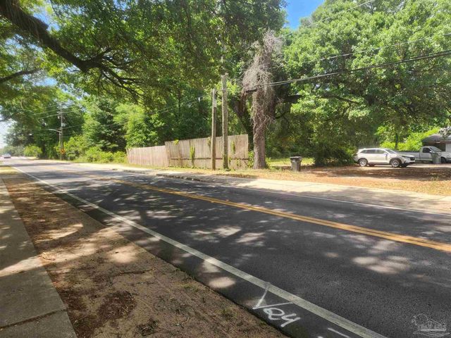 616 Massachusetts Ave, Pensacola, FL 32505