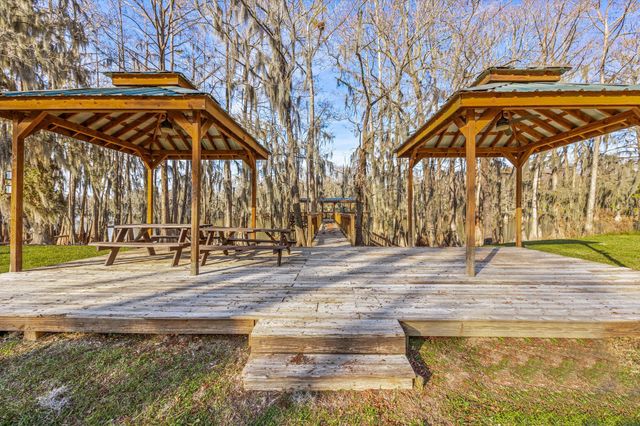 236 Pine Ridge Drive, Cleveland, TX 77327