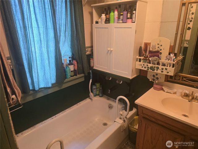 505 Hawthorne Street, Kelso, WA 98626