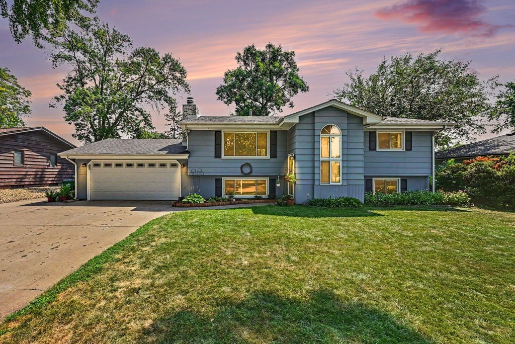 7351 Melody Drive NE, Fridley, MN 55432