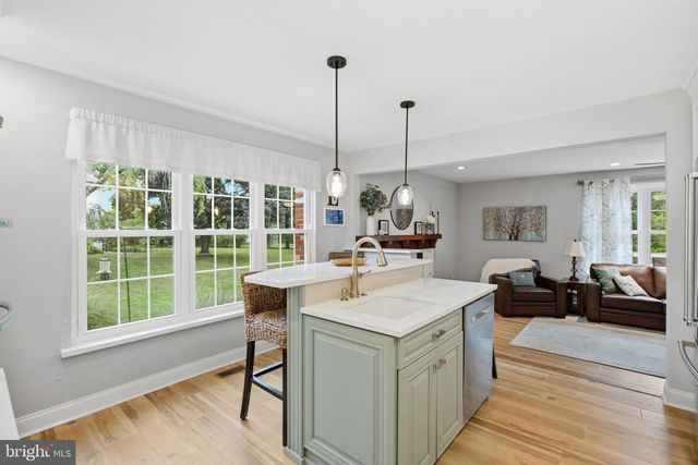 113 HAYHURST CT, Holland, PA 18966