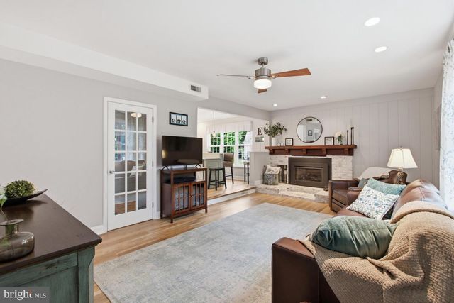 113 HAYHURST CT, Holland, PA 18966