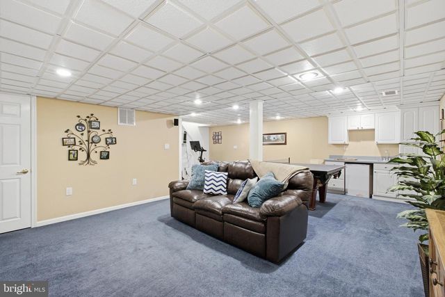 113 HAYHURST CT, Holland, PA 18966