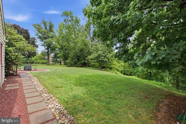113 HAYHURST CT, Holland, PA 18966